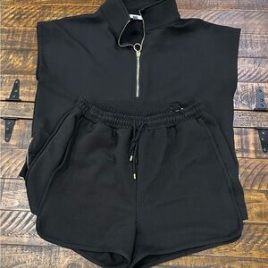 ENTRO Black Zip-Up Top and Shorts Set size M